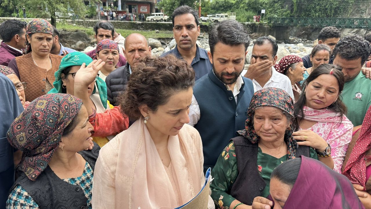 कंगनाविरोधात मतदारसंघातच 'गो बॅक' च्या घोषणा